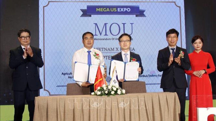 Vietnam, RoK ink MoUs on innovative startup, technology transfer support